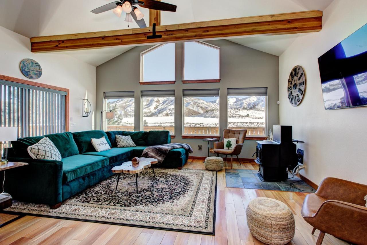 Twin Pines Cabin In Wilderness Ranch On Hwy 21, Amazing Views, 20 Ft Ceilings, Fully Fenced Yard, Pet Friendly, , Go Paddle Boarding At Lucky Peak, Or Snowshoeing In Idaho City And Take In The Hot Springs, Sleeps 10! Boise Exterior foto
