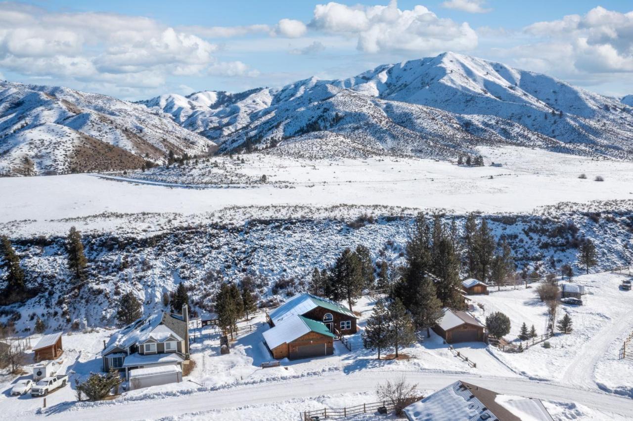 Twin Pines Cabin In Wilderness Ranch On Hwy 21, Amazing Views, 20 Ft Ceilings, Fully Fenced Yard, Pet Friendly, , Go Paddle Boarding At Lucky Peak, Or Snowshoeing In Idaho City And Take In The Hot Springs, Sleeps 10! Boise Exterior foto