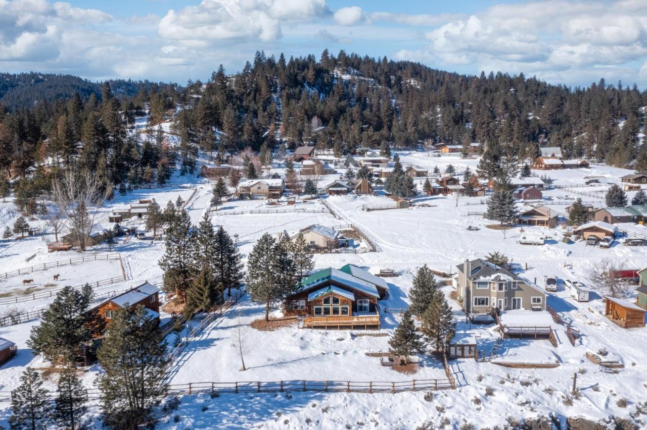 Twin Pines Cabin In Wilderness Ranch On Hwy 21, Amazing Views, 20 Ft Ceilings, Fully Fenced Yard, Pet Friendly, , Go Paddle Boarding At Lucky Peak, Or Snowshoeing In Idaho City And Take In The Hot Springs, Sleeps 10! Boise Exterior foto