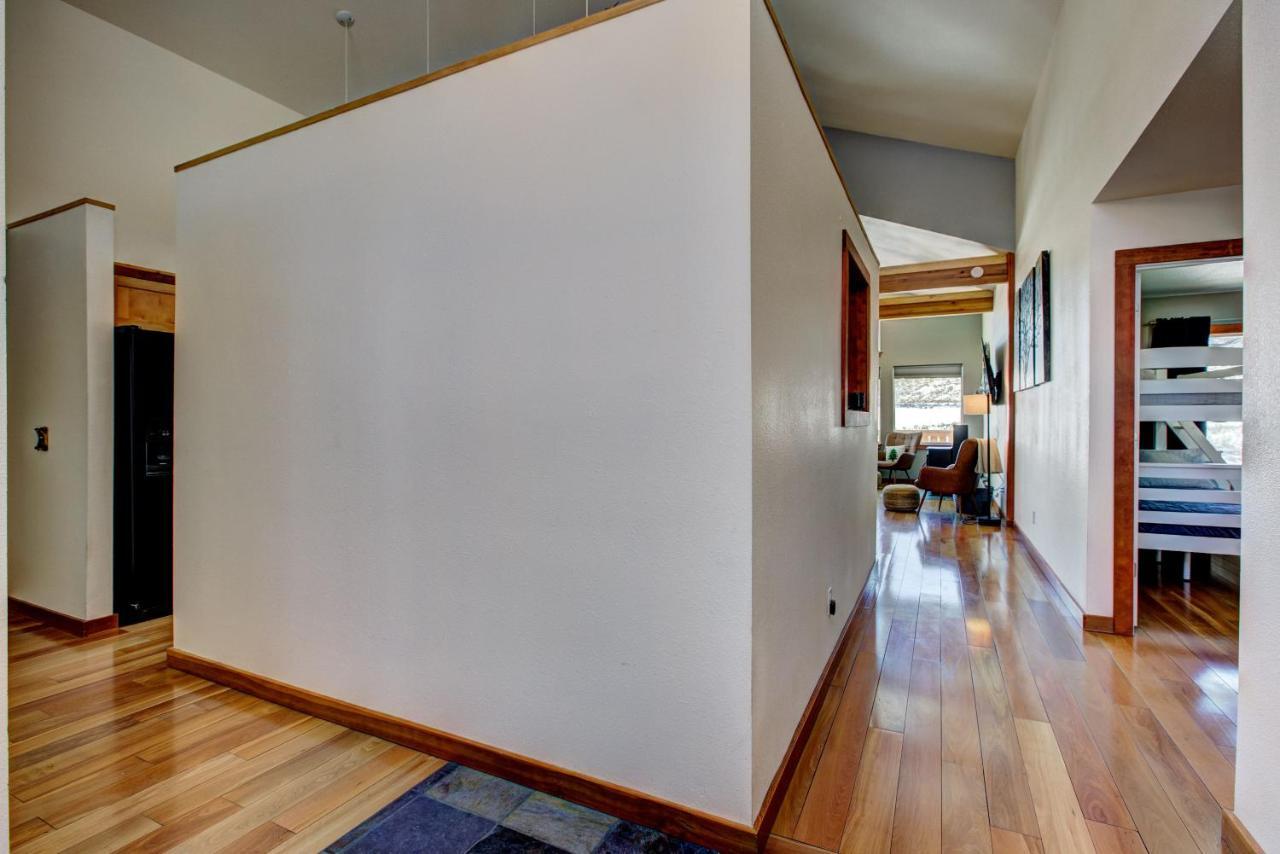 Twin Pines Cabin In Wilderness Ranch On Hwy 21, Amazing Views, 20 Ft Ceilings, Fully Fenced Yard, Pet Friendly, , Go Paddle Boarding At Lucky Peak, Or Snowshoeing In Idaho City And Take In The Hot Springs, Sleeps 10! Boise Exterior foto
